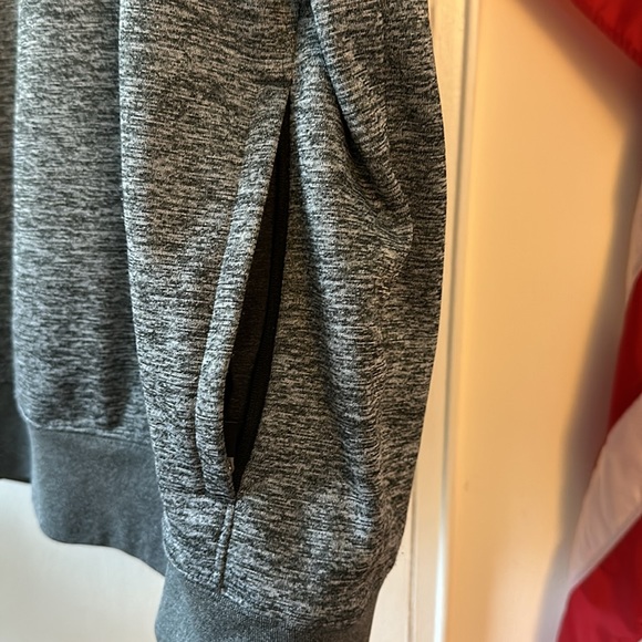 Jordan Crewneck - Picture 4 of 6